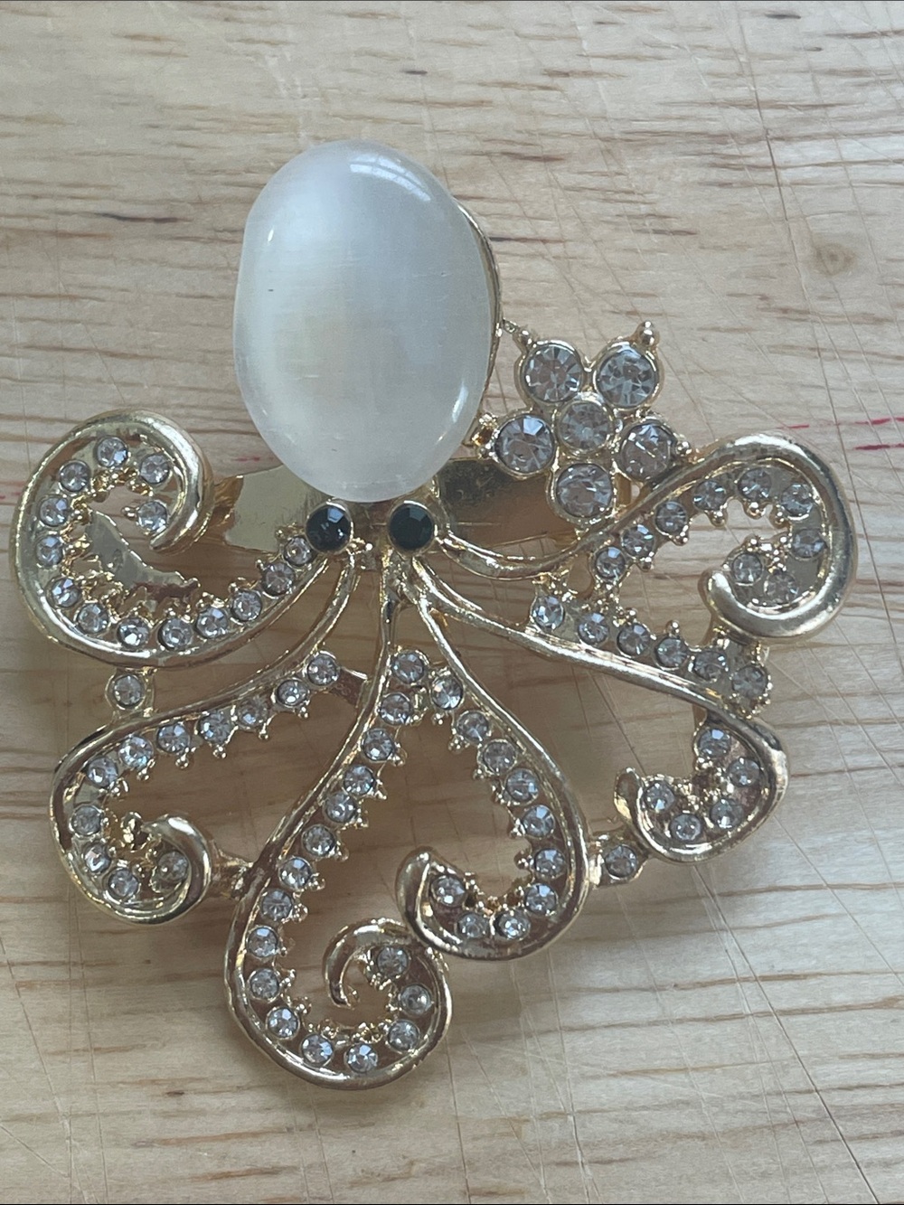 Gold-Tone Crystal Octopus Brooch with Cat eye stone Accent - White 2” New - Picture 3 of 5